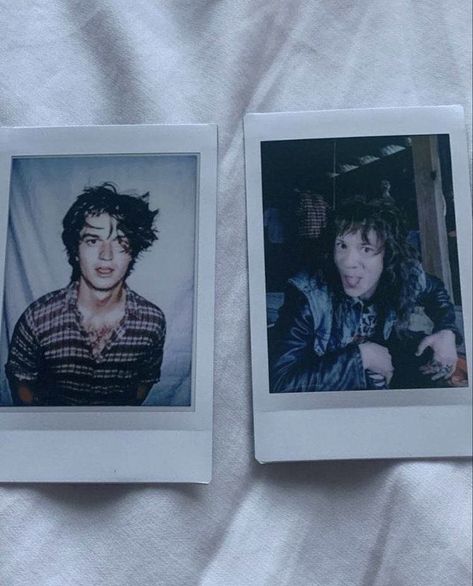 Stranger Things Steve, Stranger Things Actors, Stranger Things Have Happened, Stranger Things Characters, Cast Stranger Things, Stranger Things Aesthetic, Joe Keery, Polaroid Photos, Steve Harrington