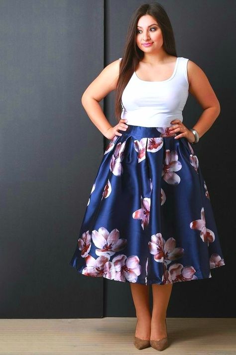 Plus Size Chic, Skirt Inspiration, Oversized Fashion, Oktoberfest Outfit, Trendy Skirts, Plus Size Skirts, Curvy Fashion, Skirt Outfits, Skirt Fashion