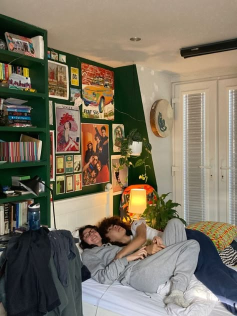 Lesbian Couple Bedroom Ideas, Lesbian Bedroom, Lesbian House, Uni Bedroom, College Bedroom, Bestie Vibes, Bound To Fall In Love, Where Am I, Me And Her