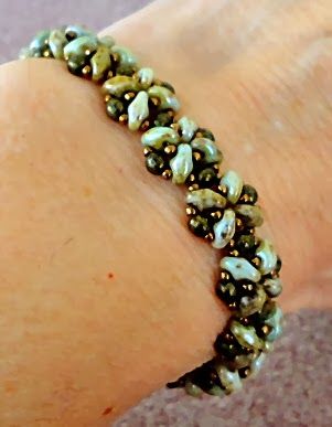 Linda's Crafty Inspirations: Bracelet of the Day: Quick SuperDuo Bracelet