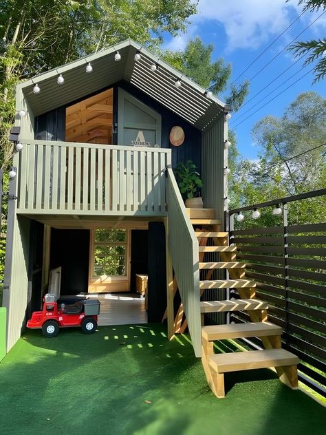 Modern Playground Backyard, Outdoor Play House, Backyard Fort, Kids Backyard Playground, Play Area Backyard, Backyard Kids Play Area, Tree House Plans, Tree House Diy, Backyard Playhouse