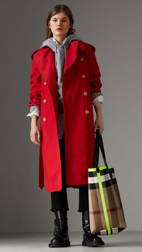 Raglan-sleeve Cotton Trench Coat in Parade Red - Women | Burberry Red Raincoat, Cotton Trench Coat, Fragrances For Women, British Outfits, Bags Accessories, Sleeve Cotton, Winter Women, Raglan Sleeve, Fall Fashion