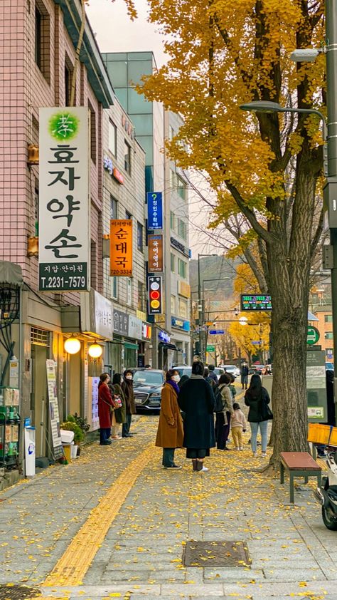 Living In Korea Aesthetic, Korea Core Aesthetic, Korea Asethic, Korea Vibes Aesthetic, Seoul Wallpaper, Korean Vibe, Korean Vibes, Korea Autumn, Korea Street