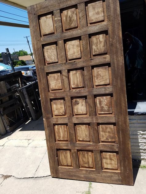 Reclaimed Wood Front Door, Old Wooden Doors Interior, Southwest Farmhouse, Fromt Doors, Single Exterior Doors, Rustic Entry Doors, Rustic Barn Doors, Classroom Door Ideas, Wood Barn Doors