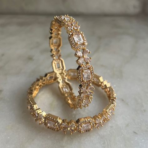 Wedding Bridal wear Bangles Kangans Bridal Kangan, Gold Kangan, Kada Bangles, Rajputi Jewellery, Bracelets Crystal, Minimal Bracelet, Sodalite Crystal, Gold Bangle Set, Gold Jewellry