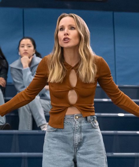 Minimal Style Outfits, Stylish Knitwear, Netflix Show, New Netflix, Kristen Bell, Reformation Dress, Strapless Midi Dress, Butterfly Dress, Where To Shop