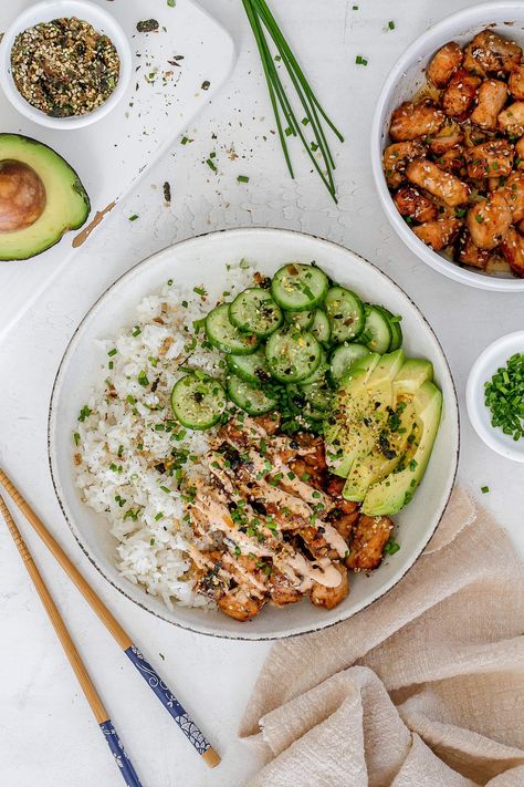 Spicy Salmon Bowls with Coconut Rice Spicy Salmon Bowls With Coconut Rice, Smoked Salmon And Rice, Wellness Bowls, Salmon Coconut Rice, Healthy Salmon Burgers, Salmon Bowls, Pickled Cucumber, Quick Pickled, Salmon Bowl