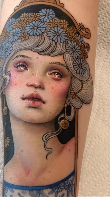 2023 Tattoo Trends, Hannah Flowers, 2023 Tattoo, Tattoo Realism, American Traditional Tattoo Ideas, Traditional Tattoo Ideas, Fusion Ink, Books To Read For Women, American Tattoos