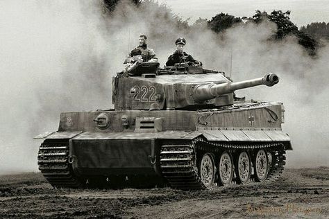 Panzerkampfwagen VI. Wwii Tanks, Panzer Ii, Mg 34, Tank Wallpaper, M4 Sherman, Tank Armor, Panther Tank, Sherman Tank, Panzer Iv