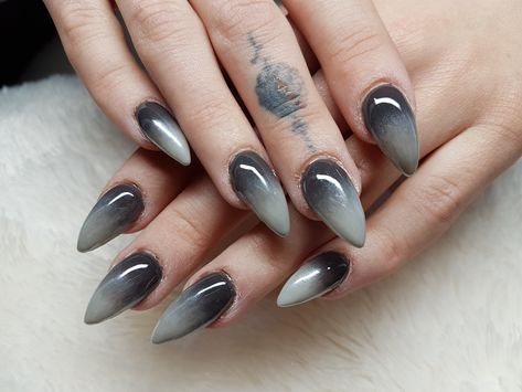 Dip Ombre Nails Almond, Hombre Grey Nails, Black And Grey Ombré Nails, Black Metallic Ombre Nails, Dark Grey Ombre Nails, Black To Grey Ombre Nails, Black And Gray Ombre Nails, Gray Ombre Nails Almond, Black Grey Ombre Nails