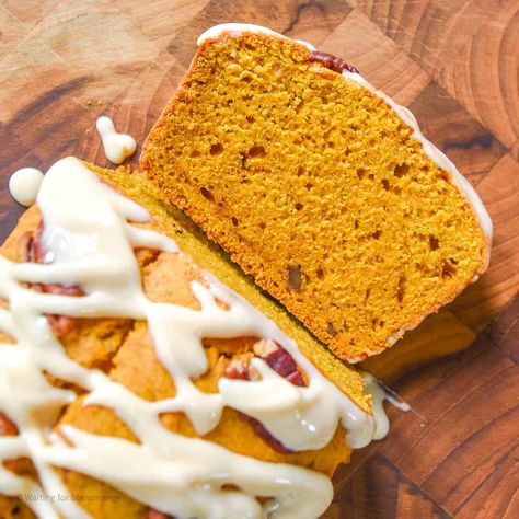 Pumpkin Pecan Bread Pecan Quick Bread, Pecan Pie Bread, Cherry Cheesecake Pie, Pumpkin Pecan Bread, Cherry Cream Cheese Pie, Cream Cheese Pie Recipes, Pumpkin Cranberry Bread, Chocolate Pumpkin Bread, Cheesecake Pie Recipes