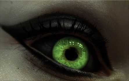 Werewolf Green Eyes, Black Sclera Aesthetic, Glowing Green Eyes Aesthetic, Evil Smile Aesthetic, Necromancy Aesthetic Green, Green Demon Aesthetic, Tiefling Eyes, Green Eyes Character, Vampire Eyes