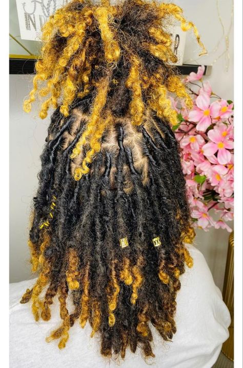 Dyed Ends Locs, Locs Hairstyles For Women Color, Curly Dreads Dreadlocks Black Women, Locs On Curly Hair, Colorful Locs Black Women, Locs Dyed Black Women, Colored Dreads Black Women, Dreads With Curly Ends, Half Dyed Locs