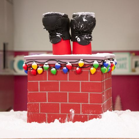 Chimney Cake Recipe, Santa Stuck In Chimney, Holiday Cake Recipes, Yolanda Gampp, Santa Chimney, How To Cake, Santa Cake, Cake Recipe Easy, Chimney Cake