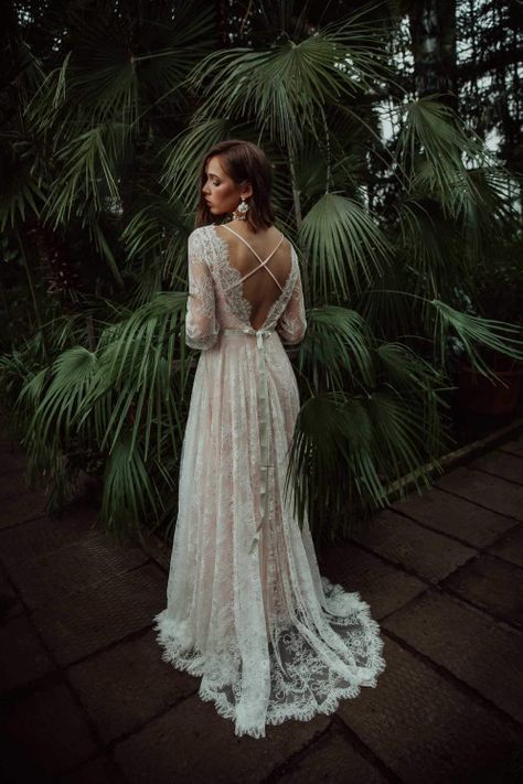 Intriguing Wedding Dress  She Wore Flowers #traditionalwedding #traditional #wedding #dress Western Wedding Dresses, Backless Wedding, Bohemian Wedding Dress, Princess Wedding Dresses, Styl Boho, Long Sleeve Wedding, Backless Wedding Dress, Best Wedding Dresses, Wedding Dress Long Sleeve