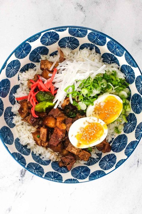 Don Japanese Rice Bowls, Chashu Don, Pork Belly Rice Bowl, Japanese Salad Dressing Recipe, Pork Bowl Recipe, Slow Cooker Pork Belly, Jasmine Rice Recipes, Pork Belly Tacos, Sous Vide Pork