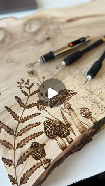 Wood Burn Mushroom, Mushroom Wood Burning, Botanical Mushroom, Beginner Wood Burning, Woodburning Ideas, Wood Burning Tips, Pyrography Designs, Wood Burning Patterns Stencil, Wood Burning Pen