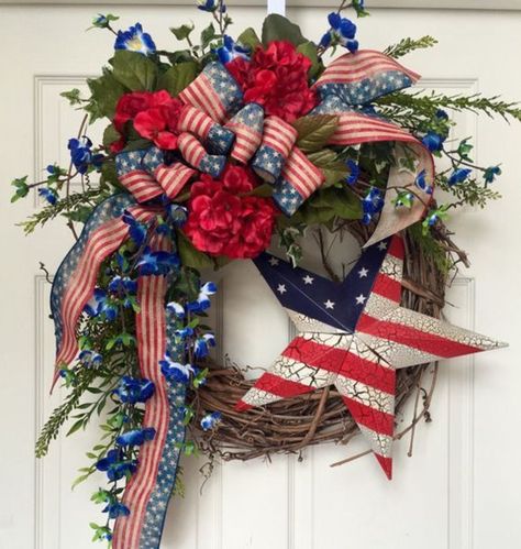 July 4 Wreaths, Memorial Day Wreaths Diy, 4th Of July Wreath Diy, Patriotic Front Door Decor, Patriotic Wreaths For Front Door, Abandon Mansions, Patriotic Wreath Diy, Diy Patriotic Wreath, Sunflower Craft