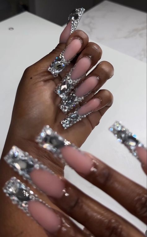 Rhinestone Nails Designs Bling, Nails Ideas For Short Nails, Medium Nails Ideas, Sliver Nails, Nail Inspired, Ideas For Short Nails, Grey Acrylic Nails, Prom Nails Silver, Small Nails