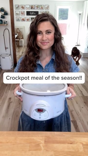 Quick And Easy Crockpot Meals, Crockpot 8-10 Hours Dinners, Crockpot Game Day Recipes, Easy Quick Crockpot Meals, Good Crockpot Recipes, Crock Pot Boneless Chicken Breast, Ariel Tyson, Crockpot Lunch Recipes, Crockpot Tuscan Chicken