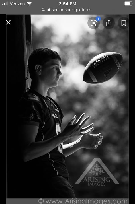 Football Pics Ideas, Rugby Senior Pictures, Football Player Photo Ideas, Boys Football Senior Pictures, Football Poses For Pictures Youth, High School Football Pictures, Football Individual Pictures, Football Player Senior Pictures, Boy Senior Pictures Football