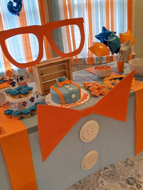 Blippi Trunk Or Treat, Blippi Birthday Party Centerpiece Ideas, Blippi Birthday Party Girl, Blippi Themed Birthday Party Food, Blippi Birthday Decoration Ideas, Blippi Table Decorations, Blippi Party Ideas, Blippi Birthday Party Decorations, Diy Blippi Party Decorations