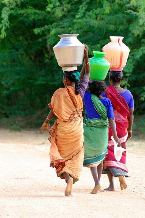 Rural People Photography, Himalayas Painting, Watercolour Composition, Rural People, Farmer Painting, Rural Photography, Poster Color Painting, India Kerala, Rural Women