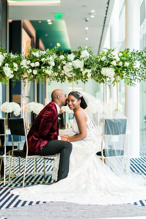 Tall Brides Short Groom, Short Groom Tall Bride Photo Ideas, Short Groom, Short Centerpieces, Ballroom Wedding Reception, Black And White Table, Wedding Portrait Poses, Hotel Indigo, Black White And Gold