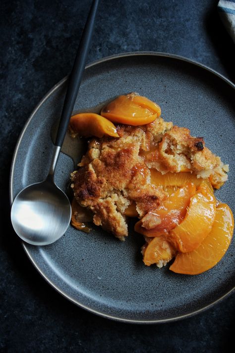 Plant Paradox-friendly Peach Cobbler (gluten-free, vegan, & added sugar-free) Plant Paradox Recipes, Plant Paradox Food List, Dr Grundy, Gundry Diet, Healing Kitchen, Gundry Recipes, Dr Gundry Recipes, 131 Method, Aip Sweets