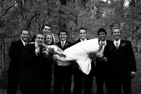 groomsmen holding the bride Groomsmen Holding Bride, Bday Outfits, Country Wedding Photos, Photos Poses, Photo Board, Wedding Photos Poses, Photo Boards, Bride Photo, Wedding Shots