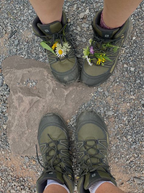 Best Hiking Shoes For Women, Walking Outfit Outdoor, Outfit Trekking, Hiking Outfits Summer, Trail Outfits, Hiking Shoes For Women, Outdoorsy Outfits, Summer Hiking Boots, Walking Outfit