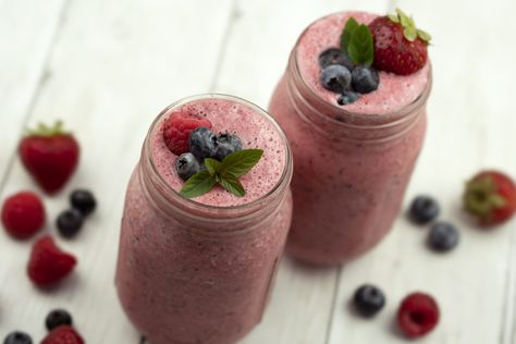 Berry Booster Protein Smoothie - Bob Evans Egg Whites Smoothie With Egg Whites, Egg White Smoothie, Egg White Smoothie Recipes, White Smoothie, Sausage And Bacon, Egg White Recipes, Brand Food, Liquid Egg Whites, Bob Evans