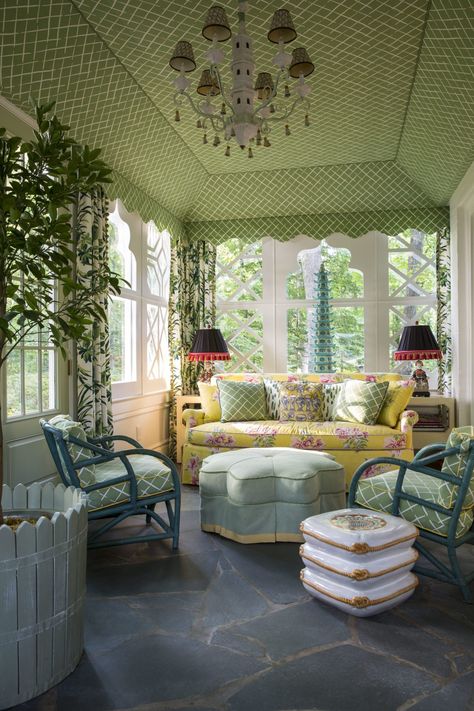 A Beginner’s Guide to Prints and Pattern - Chairish Blog Beach Sunroom, English Country House Style, Fabric Ceiling, Matching Prints, Romantic Cottage, London House, Design Outdoor, Yellow Sun, English Country House