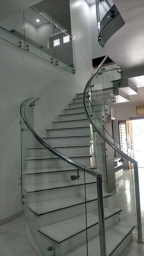 Staircase Realling, Glass Staircase Design, Glass Stair Railing, Staircase Glass Design, Stairs Rails, Glass Stairs Design, Reling Design, Stairs Tiles Design, Stairway Railing