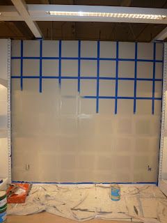 Design FormuLA: How to make a PLAID wall Diy Plaid Wall Paint, Diy Plaid Wall, Paint Plaid Wall, Paint Plaid, Diy Plaid, Plaid Wall, Wall Paint Patterns, Plaid Diy, Upholstered Walls