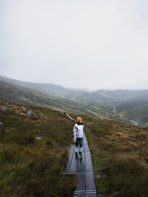 Hike Ireland, Hiking In Ireland, Ireland Hiking, Ireland Aesthetic, Life Core, Ireland Beach, Ireland Road Trip, Camping Vibes, Ireland Trip