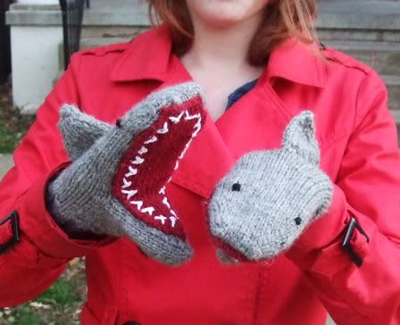 more sharks Crochet Mittens, Mittens Pattern, Knitted Wit, Pdf Knitting Pattern, Wrist Warmers, Knit Mittens, Knitting For Kids, Knitted Toys, Knitting Inspiration