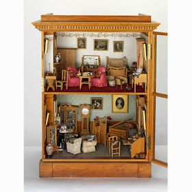 Box Sculpture, Miniatures Diy, Haunted Dollhouse, Antique Dollhouse, Victorian Dollhouse, Dolls House Interiors, Miniature Rooms, House Miniatures, Dolls Houses