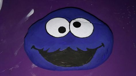 Cookie monster painted rock- kindness rocks project Kindness Rocks Project, Monster Rocks, Rock Painting Patterns, Kindness Rocks, Rock Painting Art, Painted Rock, Cookie Monster, Craft Fair, Yard Ideas