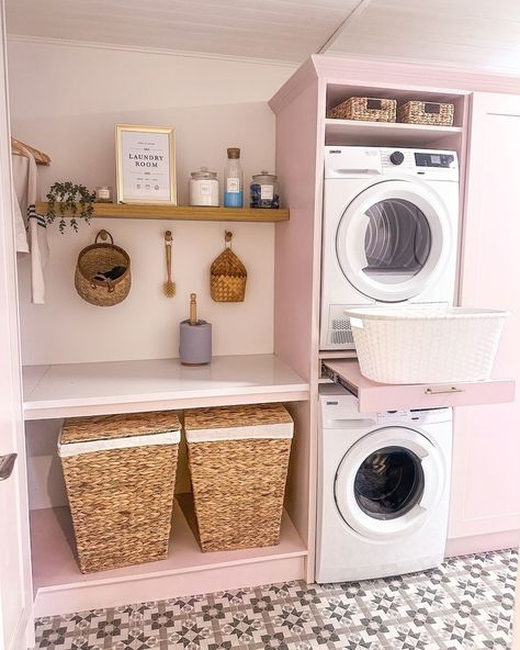 laundry room • Instagram Pink Washing Machine, Light Pink Laundry Room, Blush Pink Laundry Room, Tiny House Laundry Room Ideas, Preppy Laundry Room, Girly Laundry Room, Pink Utility Room, Pink Laundry Room Ideas, Lavender Laundry Room