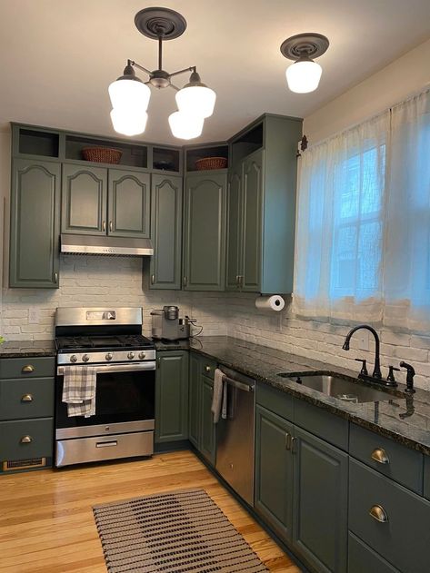 Kitchen Cabinets Sage Green, White And Pink Kitchen, Kitchen Remodeling Ideas, Sage Green Kitchen, Old Kitchen Cabinets, Modular Kitchen Designs, Green Kitchen Cabinets, Modern Kitchen Island, Kitchen Cabinet Remodel