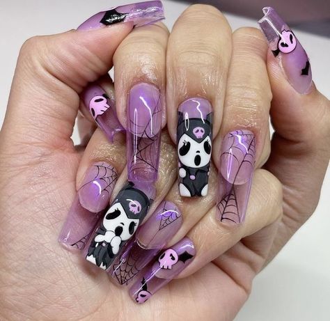 Purple Nails Hello Kitty, Nail Art Designs Hello Kitty, Halloween Kawaii Nails, Goth Hello Kitty Nails, Emo Hello Kitty Nails, Kumori Nails, Nails Acrylic Kuromi, Kuromi Halloween Nails, Halloween Sanrio Nails