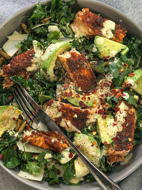 Creamy Kale Salad, Creamy Kale, Cajun Salmon, Salmon Salad Recipes, Healthy Salmon Recipes, Honey Dijon, Kale Recipes, Salmon Salad, Healthy Food Motivation