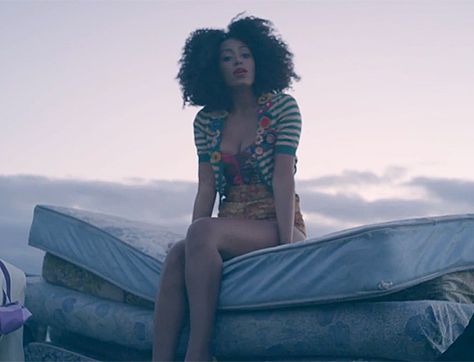 solange-losing-you-stills-7 Ayra Starr, Solange Knowles, Bold Prints, Losing You, Beyonce, Vintage Looks, Art Photography, Lost, Halloween