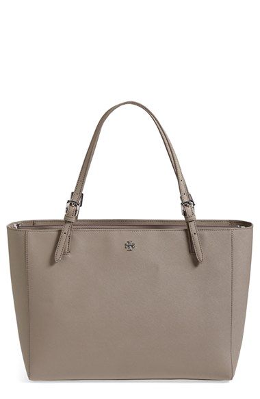 Tory Burch 'York' Buckle Tote Best Tote Bags, Tory Burch Purse, Beautifully Organized, Tory Burch Tote, Carryall Tote, Tory Burch Handbags, Nylon Tote, Large Shoulder Bags, Purse Accessories