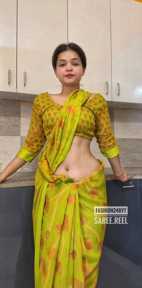 Hot Women Dress, Beautiful Dresses Short, Saree Models, Saree Trends, Bollywood Girls, Indian Actress Hot Pics, Curvy Girl Outfits, Beautiful Smile Women