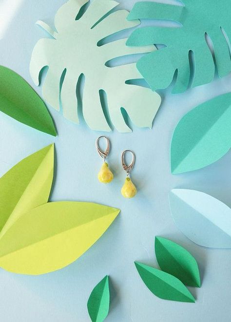 Online Marketing Ideas, Ideas For Jewelry, Food Clay, Earrings Food, Photographing Jewelry, Jewellery Photography Inspiration, Tropical Earrings, Creative Jewelry Photography, Pear Fruit