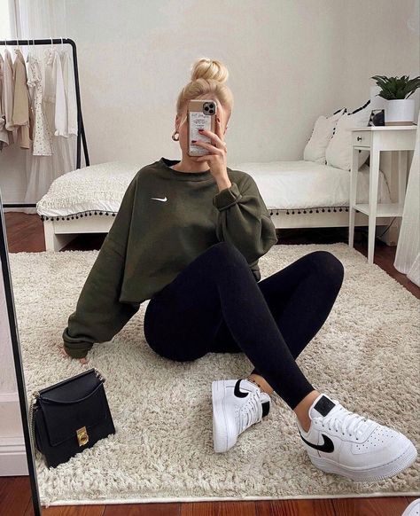 Daily Outfit Inspiration, Populaire Outfits, Lazy Outfits, Ținută Casual, Mode Ootd, Causual Outfits, Athleisure Outfits, Elegantes Outfit, Todays Outfit