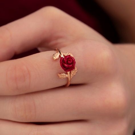 Silver Ring For Girlfriend, Rose Ring Flower, Red Rose Jewelry, Red Rose Ring, Esperanza Rising, Rockabilly Earrings, Rose Rings, Rose Accessories, Accessories 2023