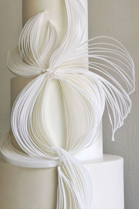 Beautiful wafer paper quilling sculpture on a wedding cake New Trend Cake Design 2023, Cake For Women Elegant, Most Beautiful Wedding Cakes, Quilling Cake, Contemporary Wedding Cakes, Wedding Cake Options, Architecture Sculpture, Wedding Cake Display, Wafer Paper Cake